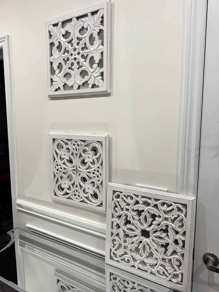 Decorative rustic pieces - wood and mirrors 3 pieces included