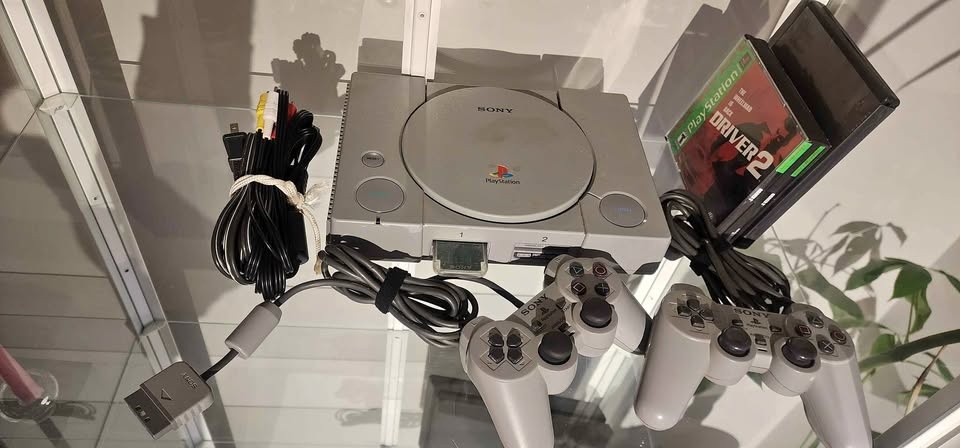 Sony PlayStation 1 (PS1) Fully Working, Controllers, Cords