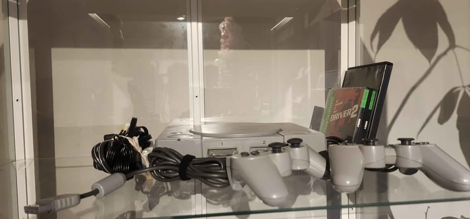 Sony PlayStation 1 (PS1) Fully Working, Controllers, Cords - photo 2
