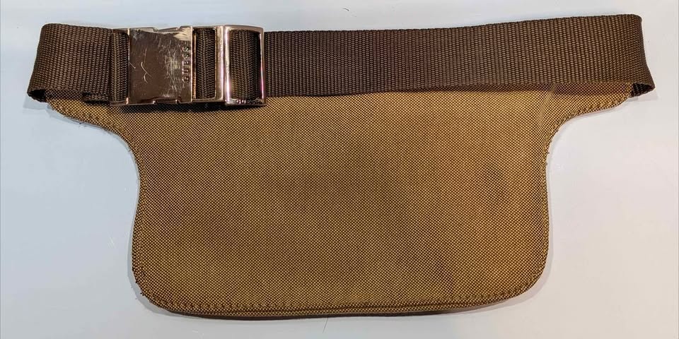 Authentic Vintage Y2K Guess Belt Bag – Iconic Aesthetic - photo 2