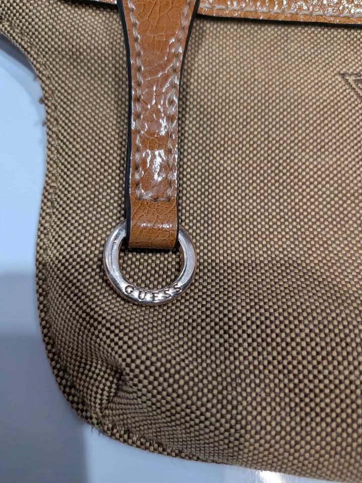 Authentic Vintage Y2K Guess Belt Bag – Iconic Aesthetic - photo 5