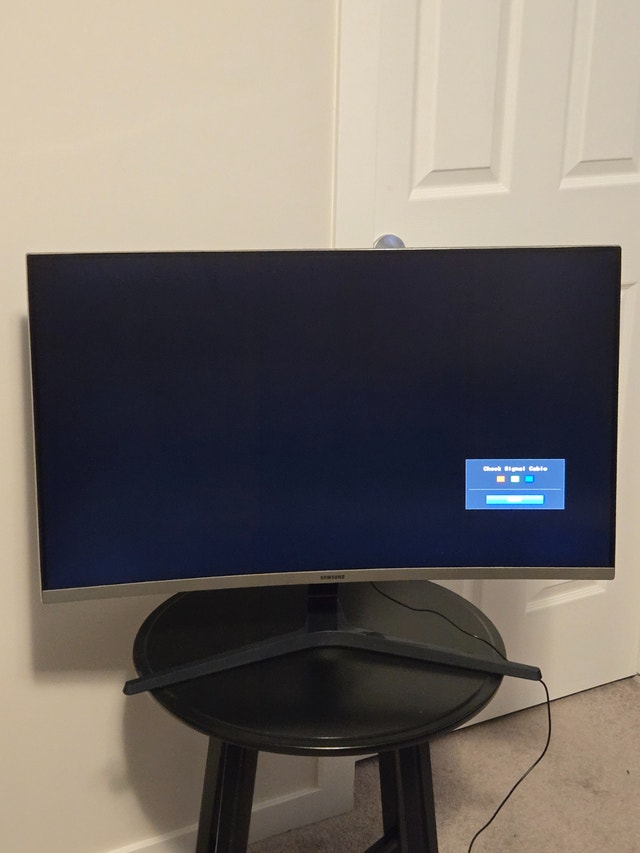 Samsung 32" Curved Monitor
