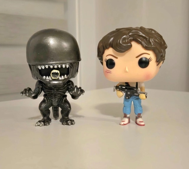 Funko POP! Aliens Ripley (#345) and Alien (#30) LOOSE OOB