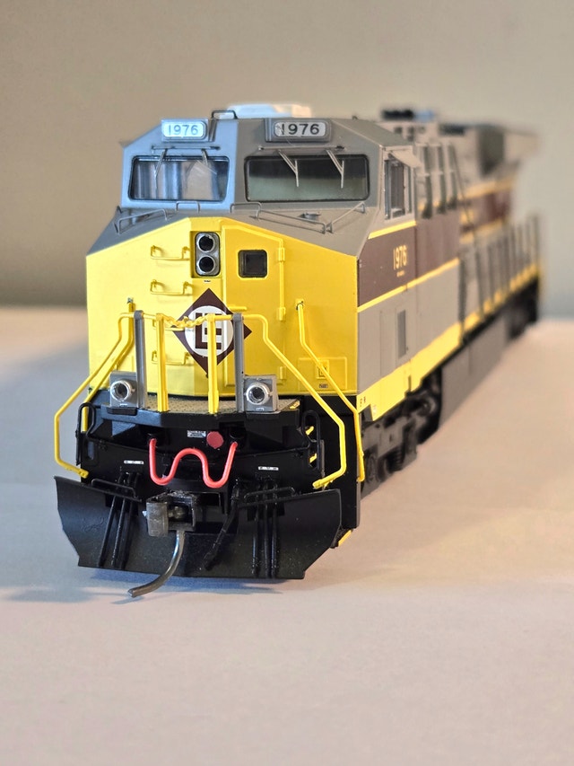 Erie Lackawanna HO scale ES44AC Locomotive car no1976 - photo 3