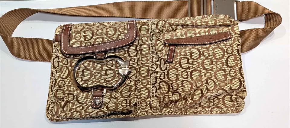 GUESS VINTAGE Corinne Mini (Style #SI707312)