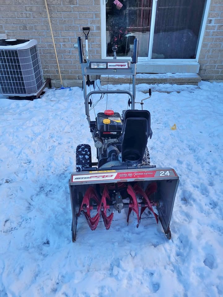 MTD Pro 2 Stage 24" Snowblower 208cc