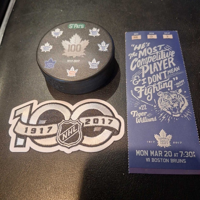 TORONTO MAPLE LEAFS MEMORABILIA - photo 4