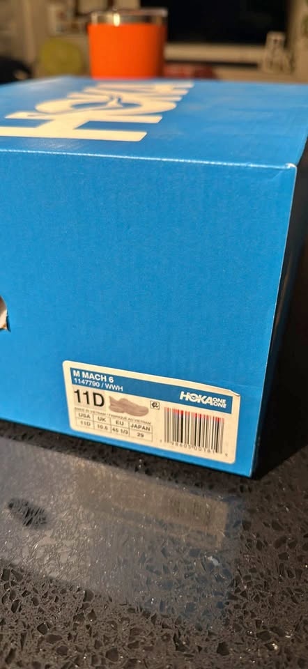 HOKA MACH 6 MEN’S SIZE 11