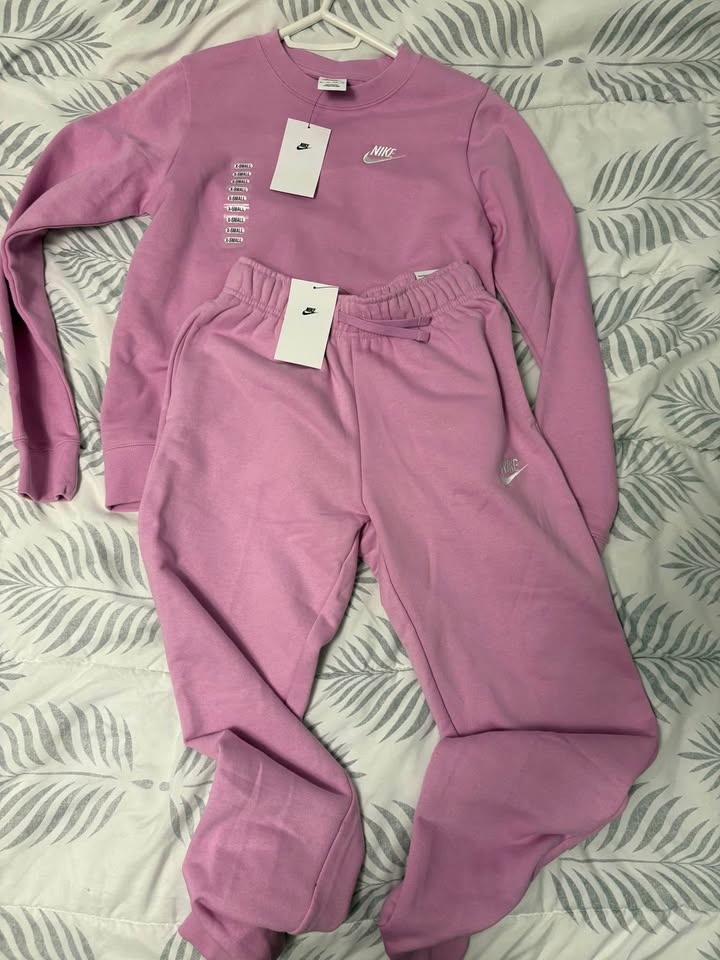 Nike tracksuit women’s - photo 2