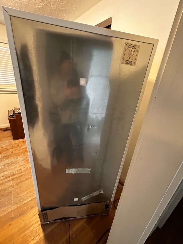 Frigidaire Refrigerator - photo 3