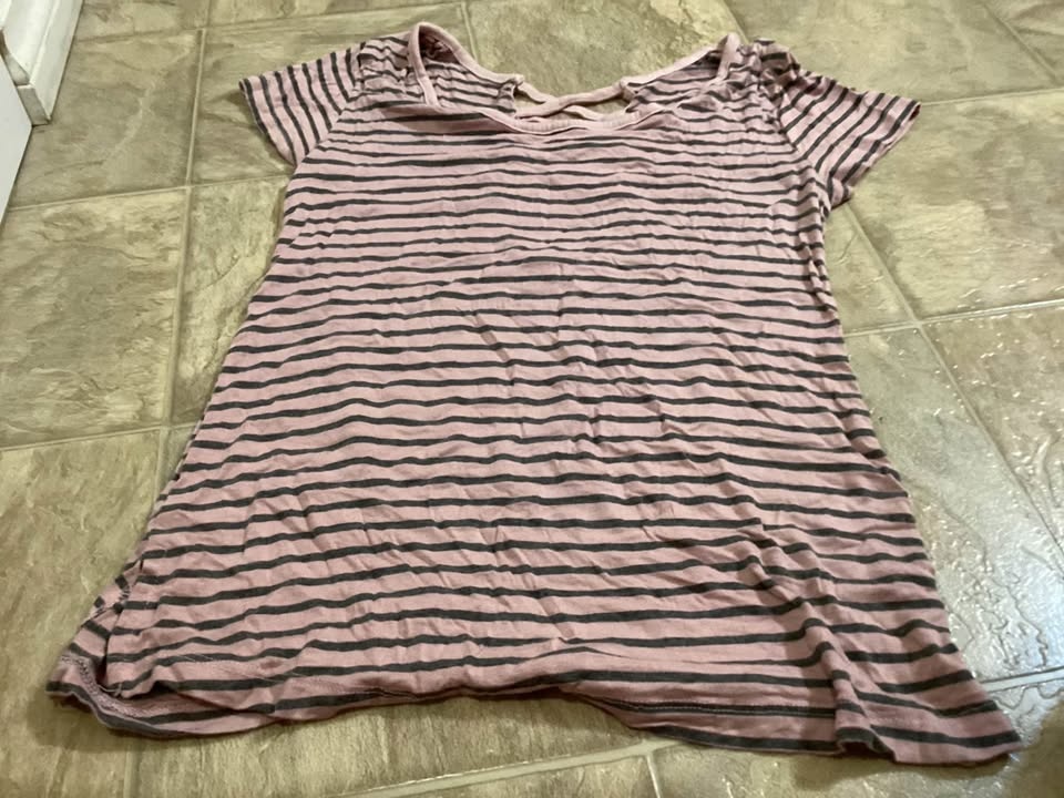 Tshirts girls and women's - photo 3