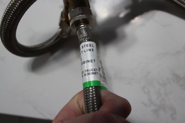 Watts Faucet Supply Line 12''+Full Sink Assembly - photo 5