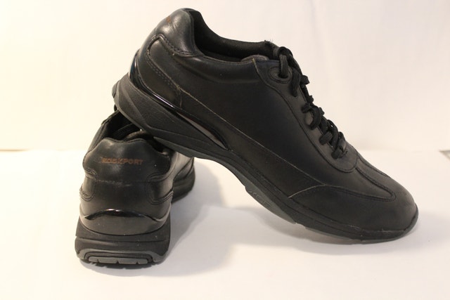 US 9.5 Male/Womens Rockport XCS Leather Shoes