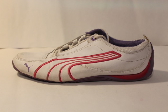 US 6 Women's Puma Sport lifestyle Athletic Indoor Shoes