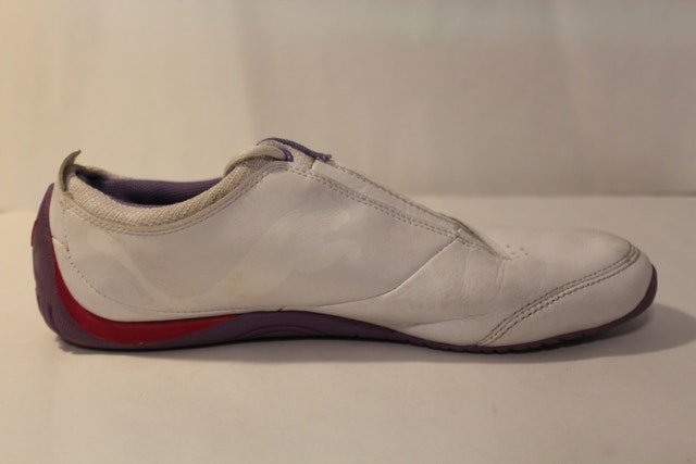 US 6 Women's Puma Sport lifestyle Athletic Indoor Shoes - photo 2