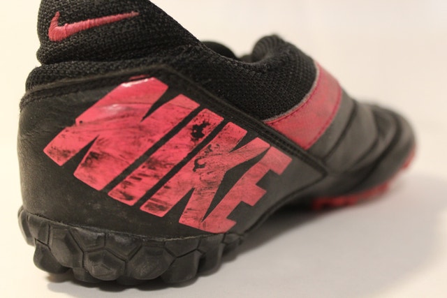 US 4 Youth Nike Indoor Soccer Turf Shoes - photo 3