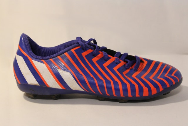 US 4.5 Male Predito Adidas Soccer Cleats