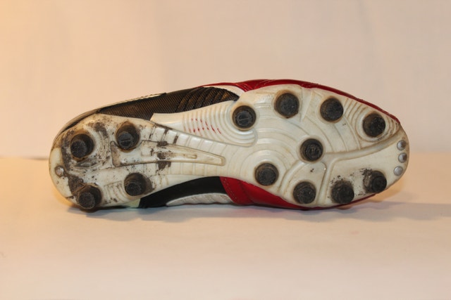 US 2 Youth Umbro Soccer Cleats - photo 4