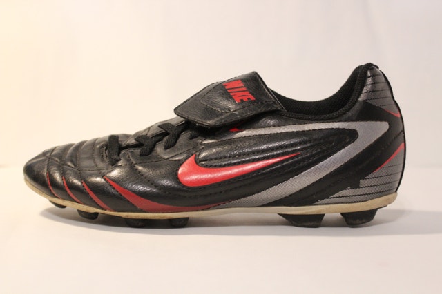 US Size 3 Youth Marquis FG Nike Soccer Cleats