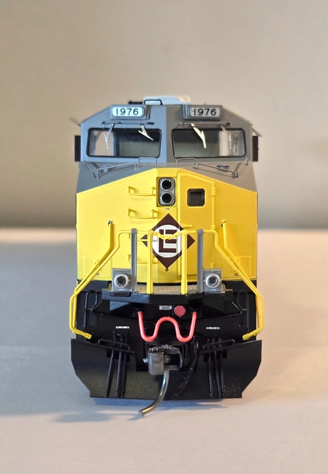 HO Scale ES44AC Erie Lackawanna Locomotive - photo 2