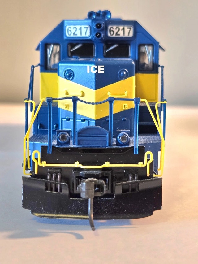 HO Scale Locomotive IC&E #6217 "City of Lyle" - photo 4