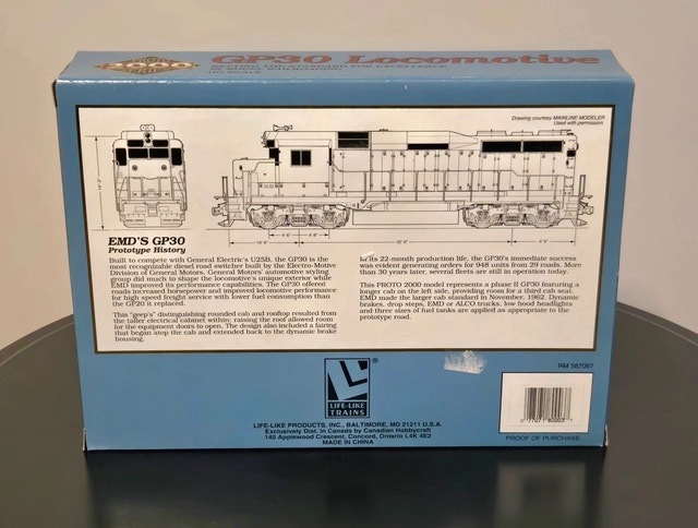 LIMITED EDITION GP30 Locomotive Canadian Pacific #5001 - photo 2