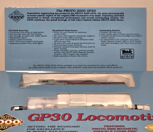 LIMITED EDITION GP30 Locomotive Canadian Pacific #5001 - photo 4