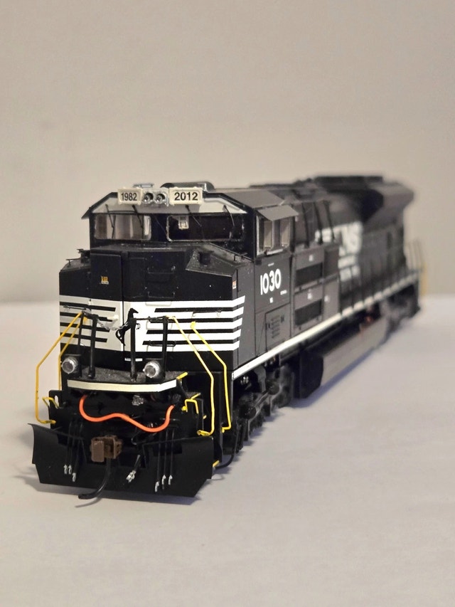 Norfolk Southern SD70ACe Rd# 1030 With Sound - photo 4