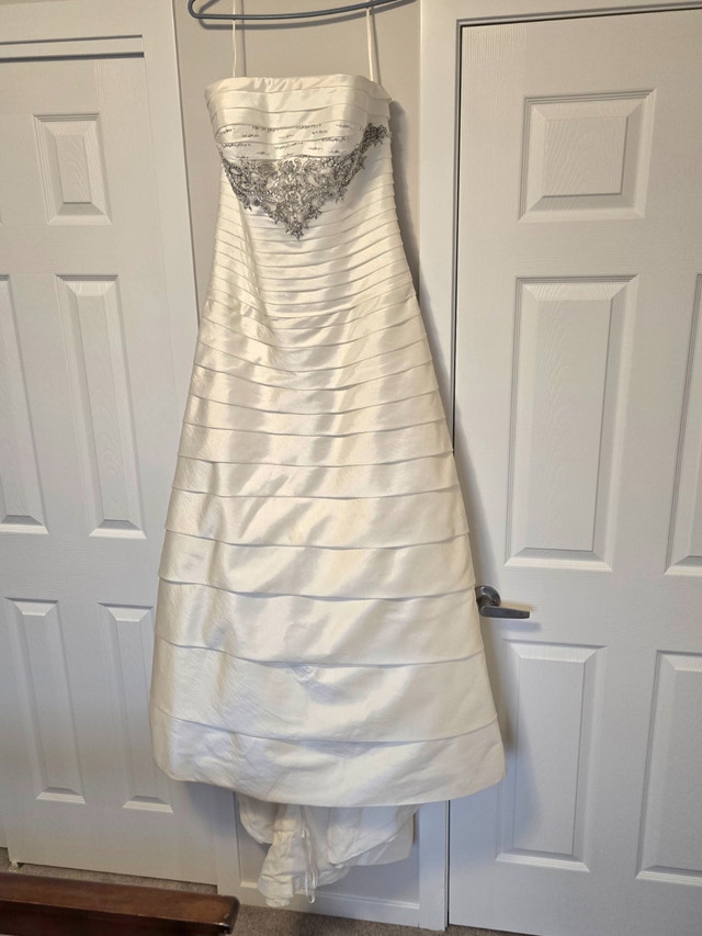 Casablanca Wedding Gown Size 16