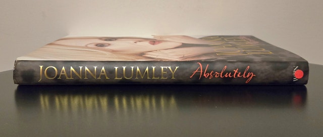 Joanna Lumley - Absolutley - photo 4