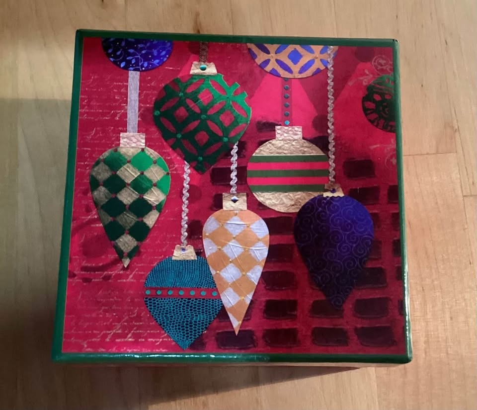 Christmas boxes and tins - photo 2