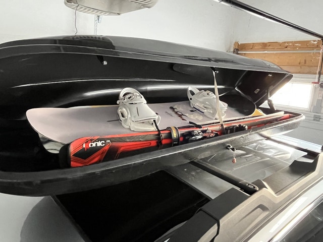 Thule Cascade XT roof box (311L) - photo 3