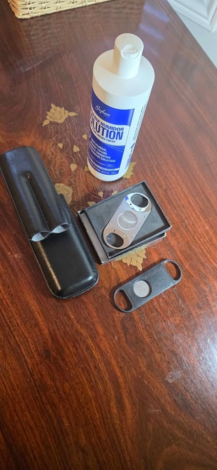 Leather Cigar Case + Cigar Cutter - photo 2