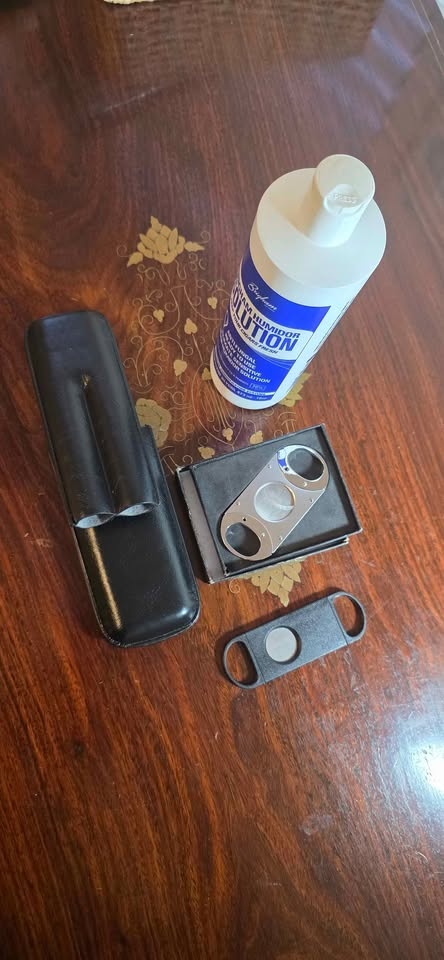 Leather Cigar Case + Cigar Cutter - photo 3