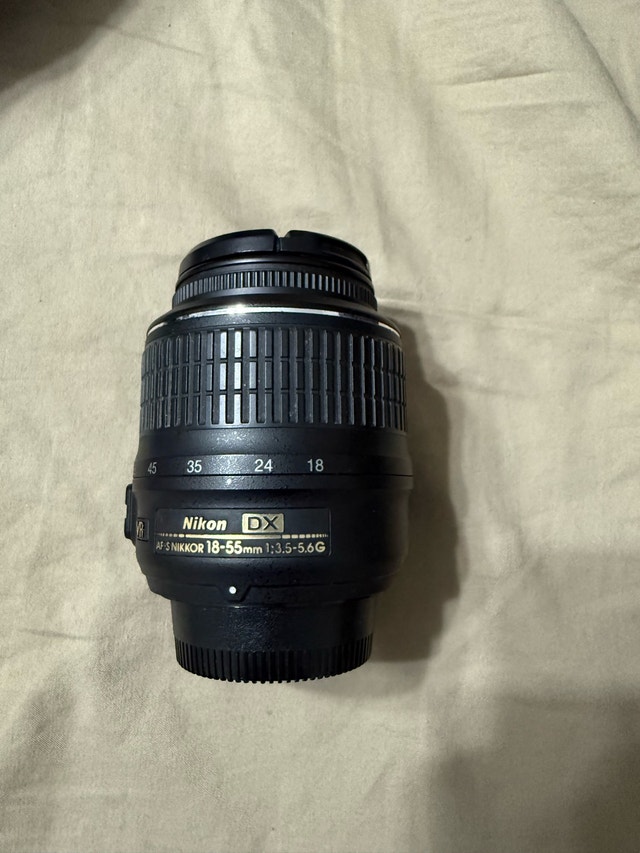 Nikon AF-S DX 18-55mm f/3.5-5.6G VR Kit Lens