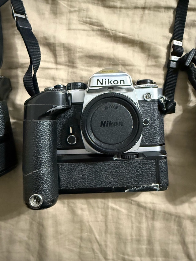 Nikon FE 35mm Film Camera Body + MD-12 Motor Drive - photo 2
