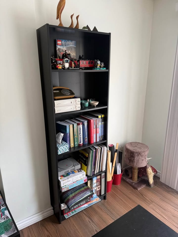 Ikea square table and x4 chairs - photo 2