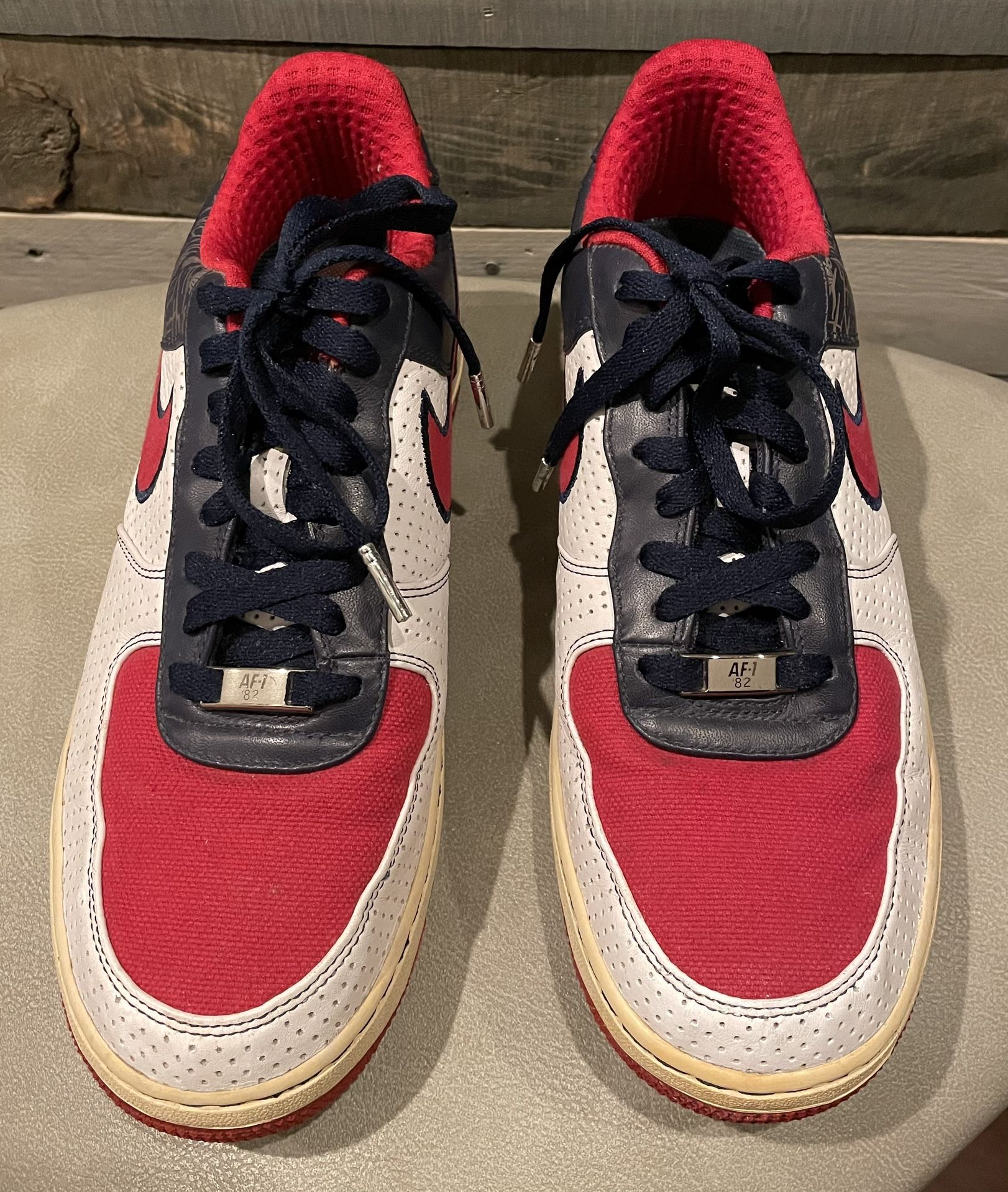 Air Force 1 Premium 07’ North Philly XXV. Used