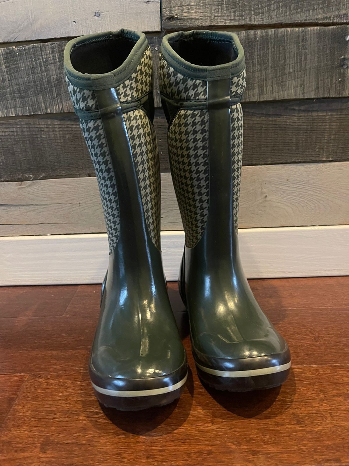 Bogs Snow Boots plaid olive green size 6 Womens - photo 2