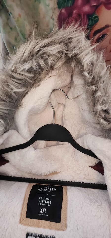 Hollister women's sherpa fur hooded jacket - photo 4