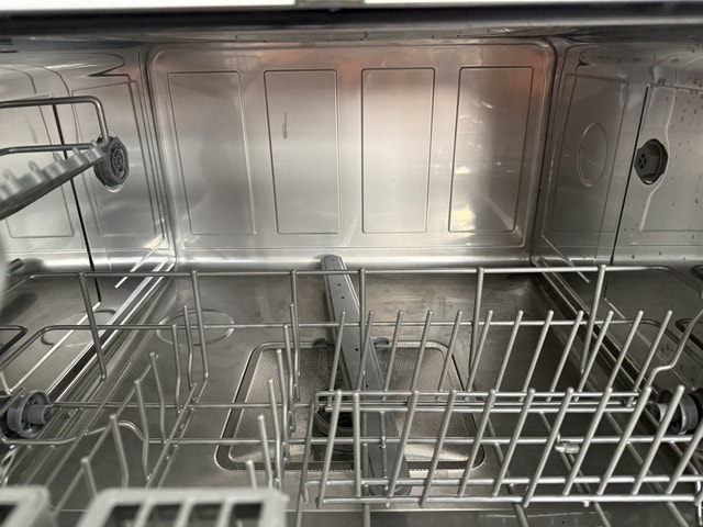 MOVING SALE - Danby Countertop Dishwasher - photo 3