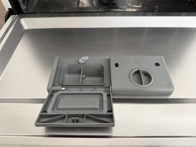 MOVING SALE - Danby Countertop Dishwasher - photo 4