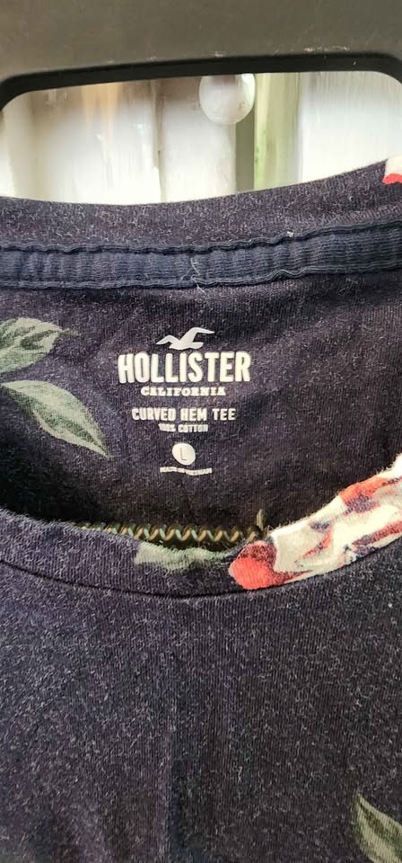 Hollister Men's short sleeve crewneck - photo 2