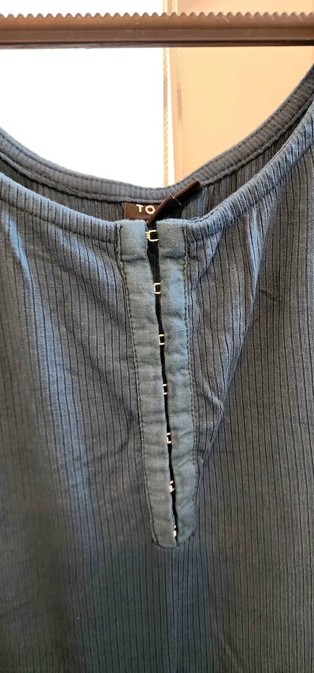 Torrid knit top hook-and-eye