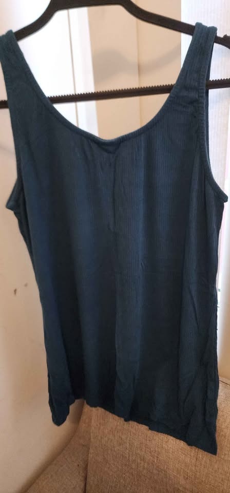Torrid knit top hook-and-eye - photo 3