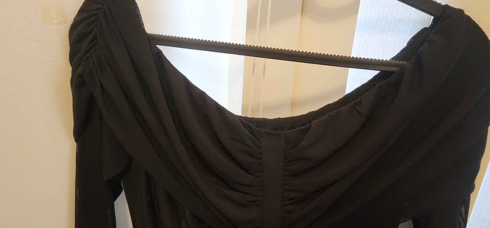 NY&Co off the shoulder mesh rouched top - photo 4