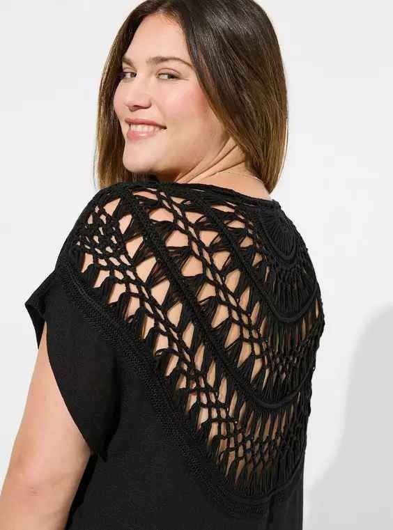 Torrid Knit V-Neck Twist Front Crochet Back top - photo 2