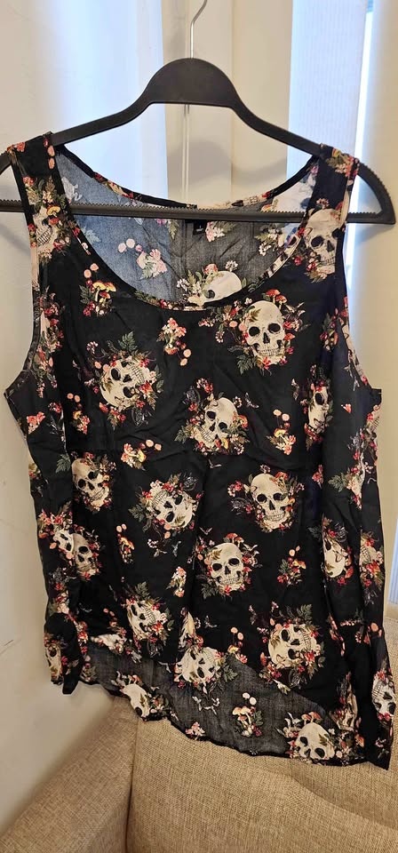 Torrid floral skull sleeveless top