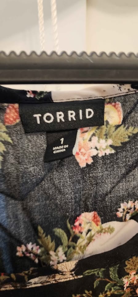 Torrid floral skull sleeveless top - photo 2