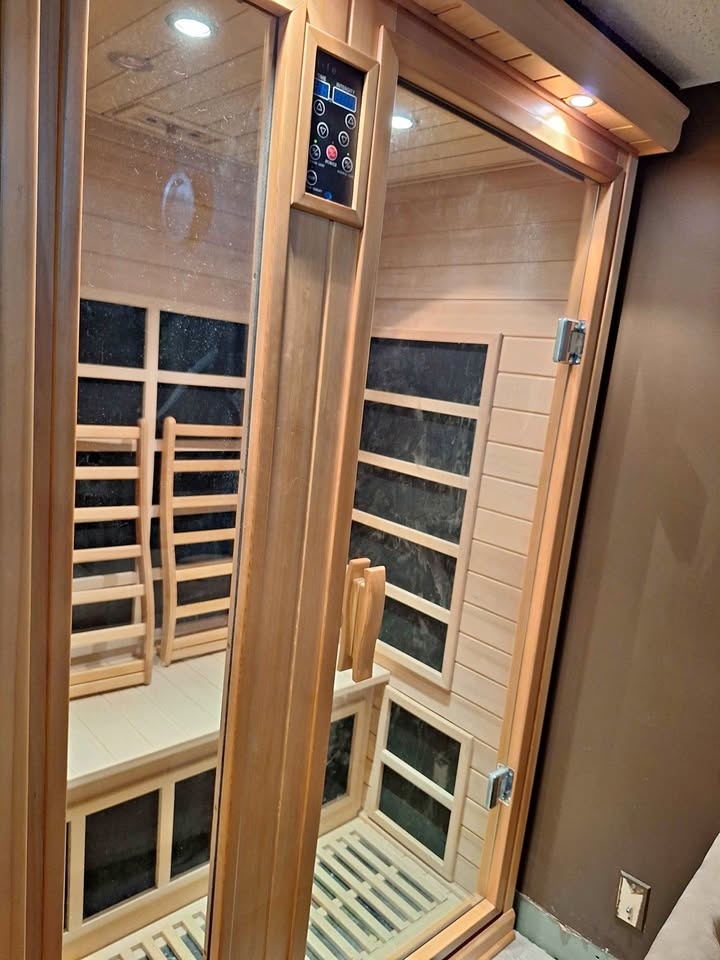 Body infrared sauna